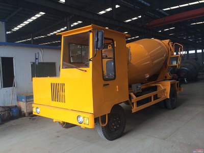 4-6方混凝土攪拌車 隧道鄉(xiāng)村修路的“移動(dòng)攪拌站”